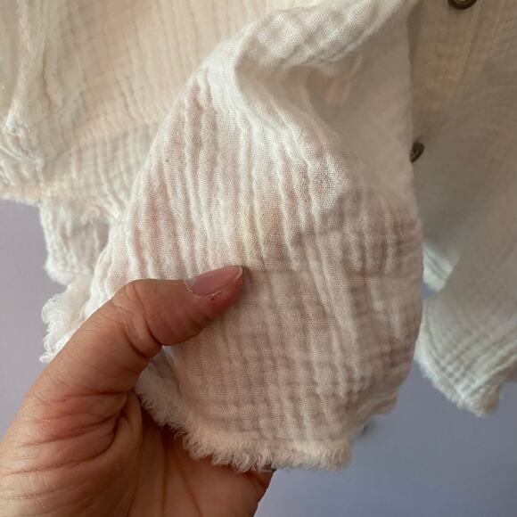 We The Free White Gauze Oversized Flowy Button Down Shirt Women's size Small - Picture 11 of 11